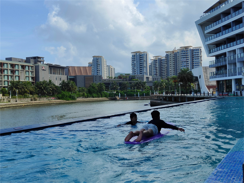 泳池劃水沖浪體驗1 泳池劃水沖浪體驗1